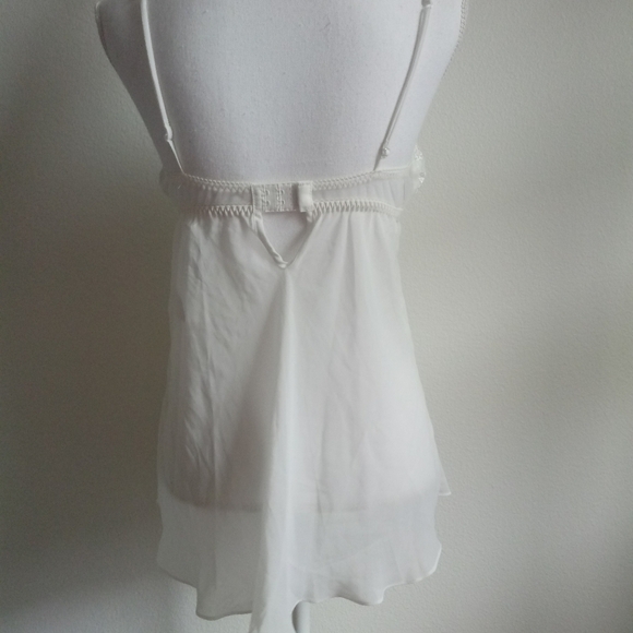 Elegant Lace Trim White Chemise - Picture 2 of 5